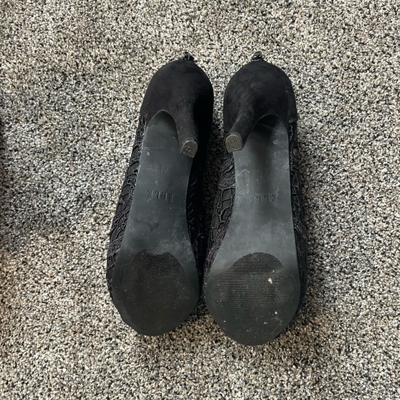 Elle Lace Platform Pumps - Picture 9 of 9